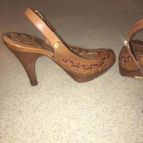 Shoes - Picture 4 of 4